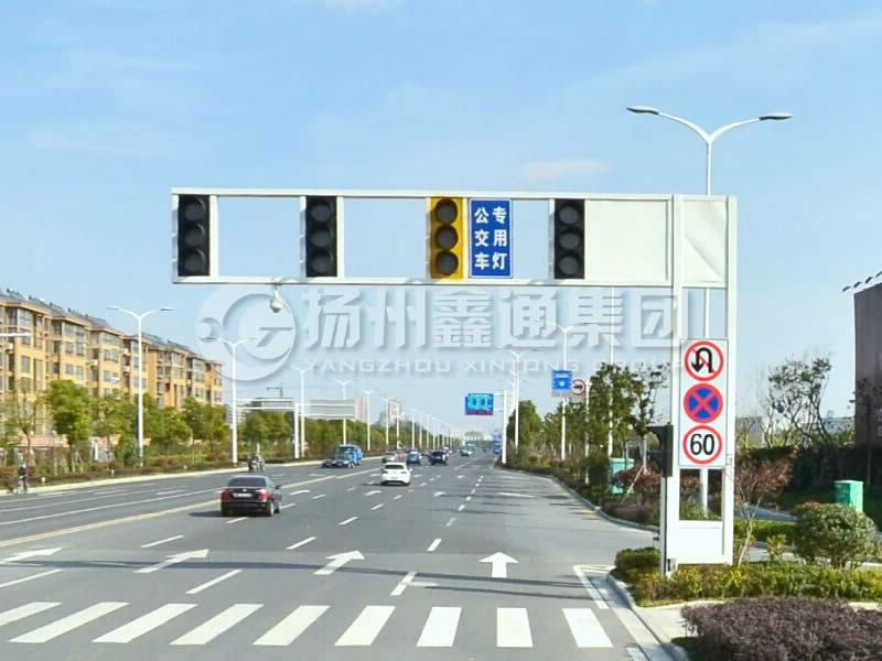 XHDG-024，框架信號燈桿，揚(yáng)州信號燈桿